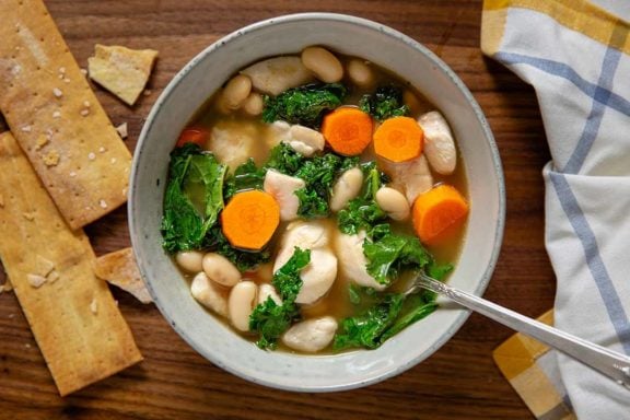 chicken kale and white bean soup