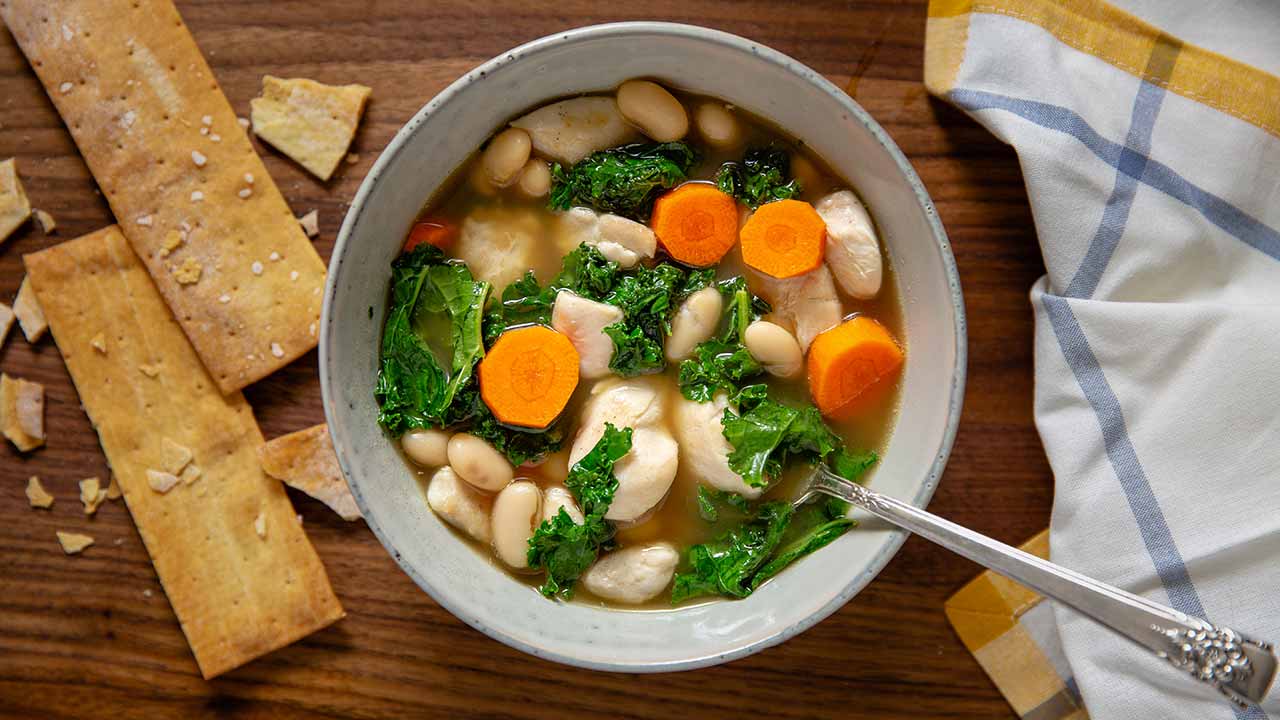 chicken kale and white bean soup