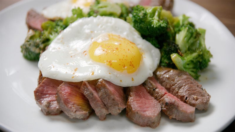 sirloin cooked from frozen with broccoli and eggs