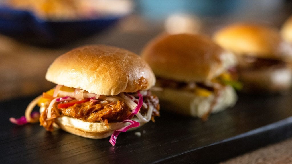 pulled pork sandwiches with slaw