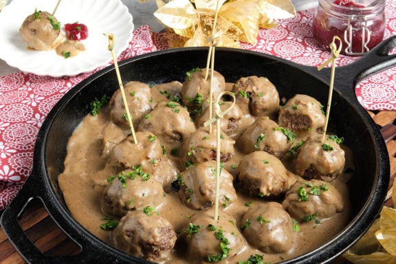 swedish meatballs and berry jam