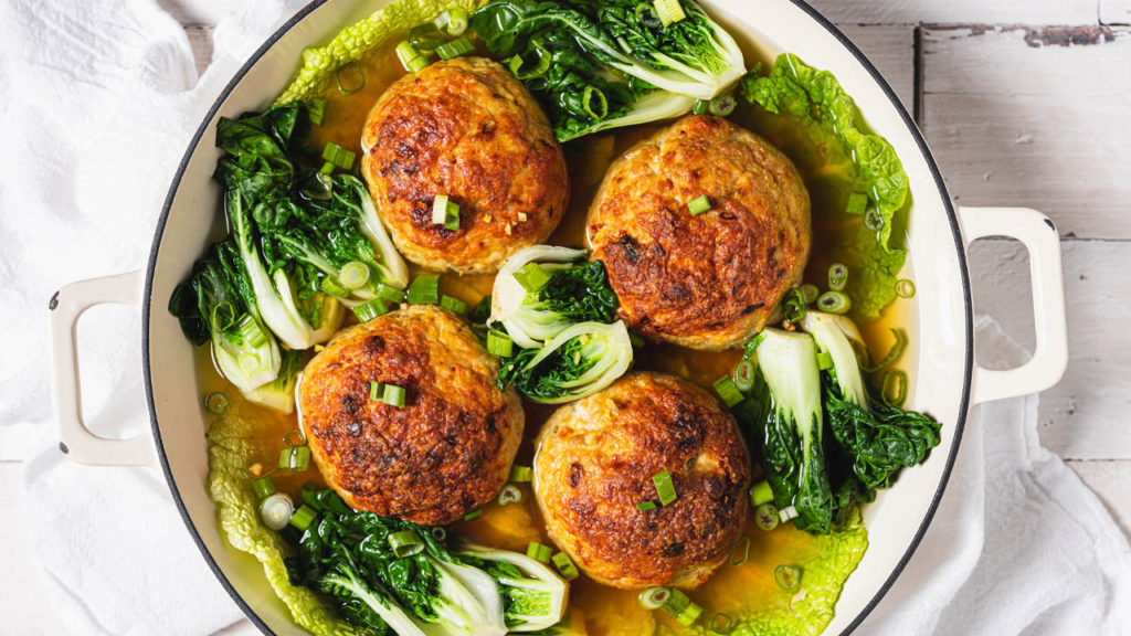 lions head meatballs with napa cabbage
