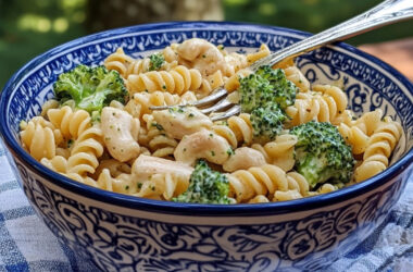 Chicken Broccoli Alfredo Pasta in a bowl